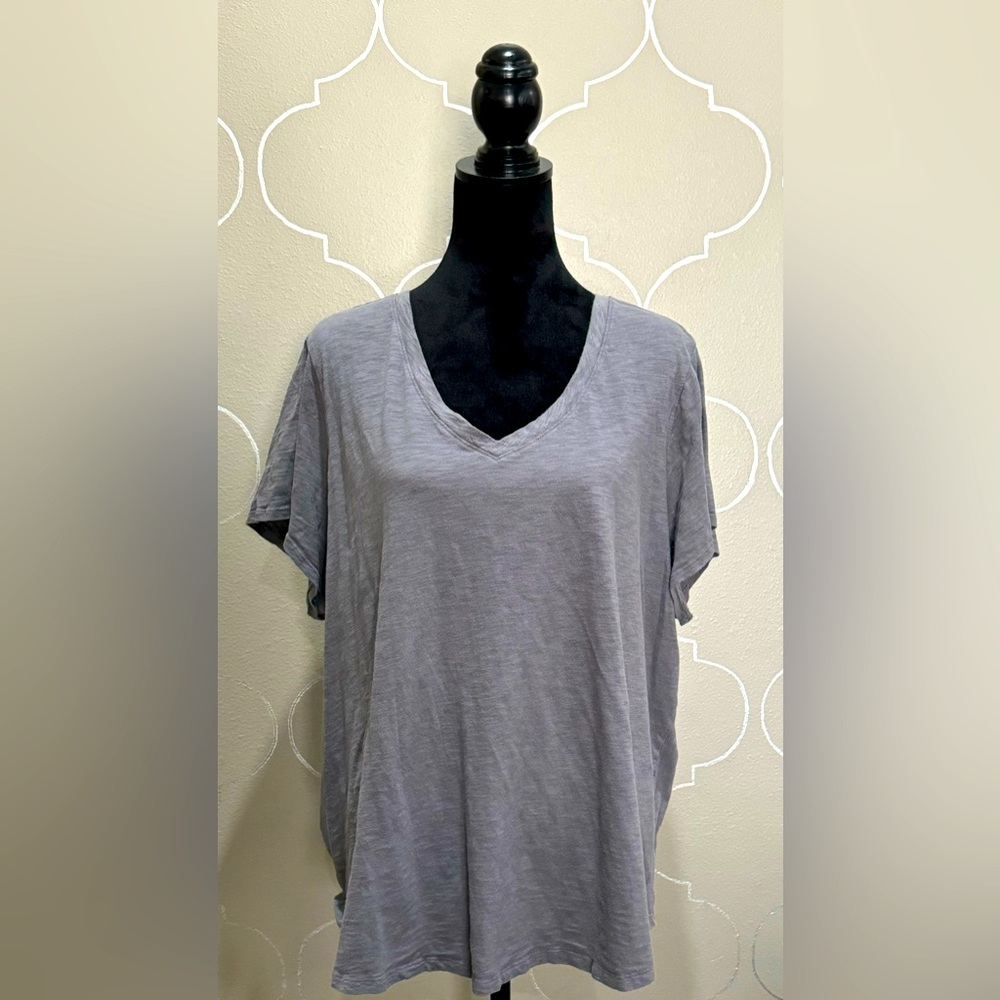 Old Navy V Neck Grey Tee 3X